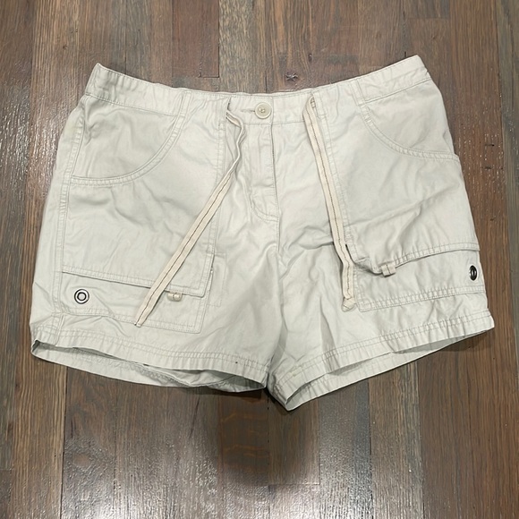 Khaki maternity shorts - Picture 1 of 4